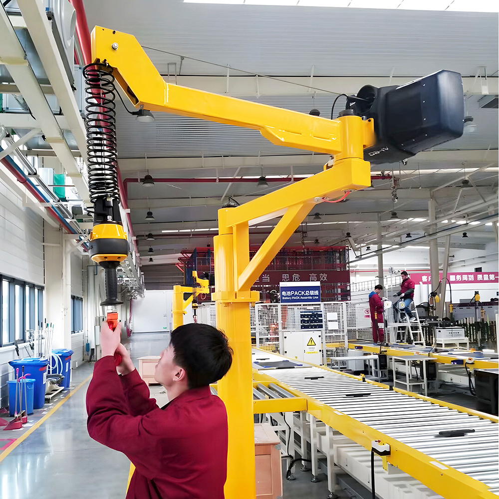 智能折臂吊：車(chē)間搬運(yùn)效率提升的革命性工具